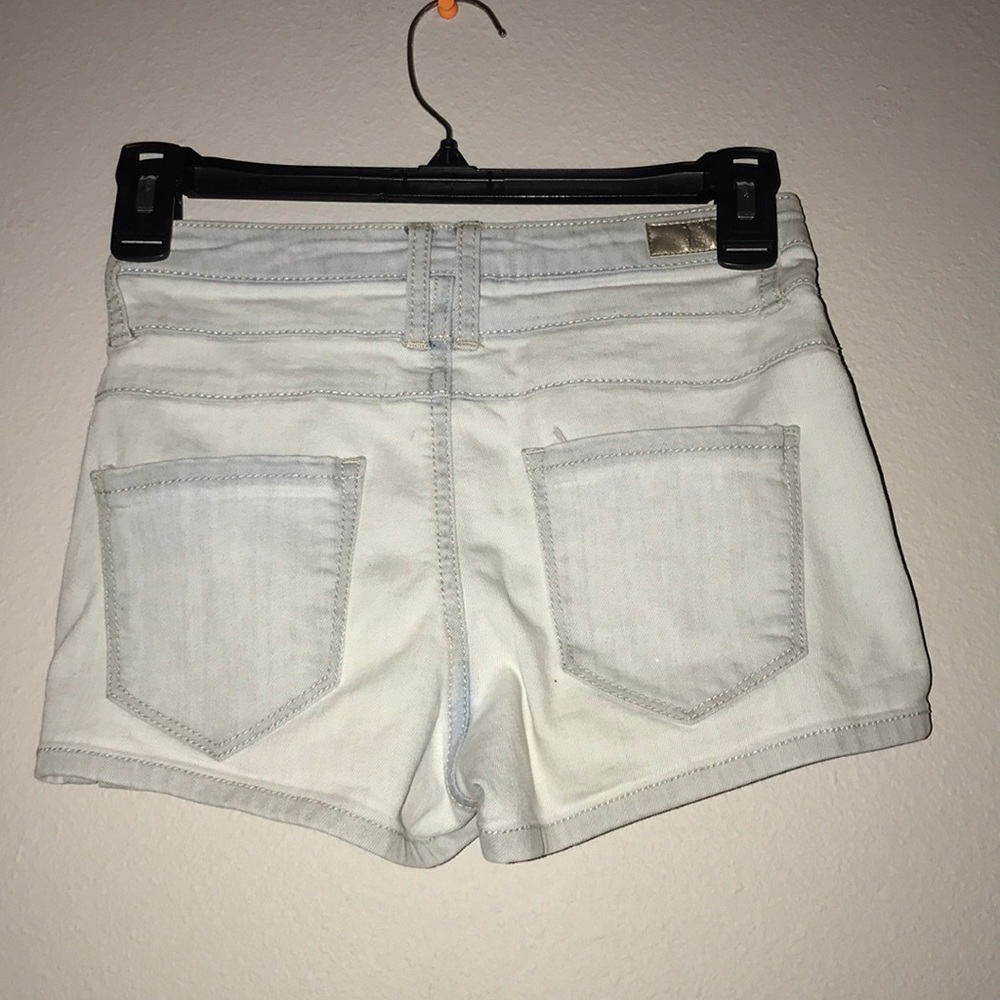 Shorts - Picture 2 of 4